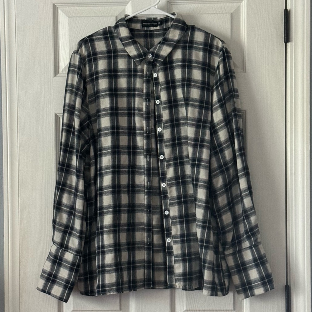 PrettyLittleThing Women’s Monochrome Button Down Oversized Plaid Flannel OS